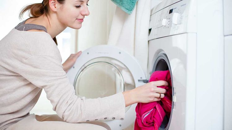 how to wash baby cloth इन हिंदी - अच्छों के कपडे कैसे धोएं